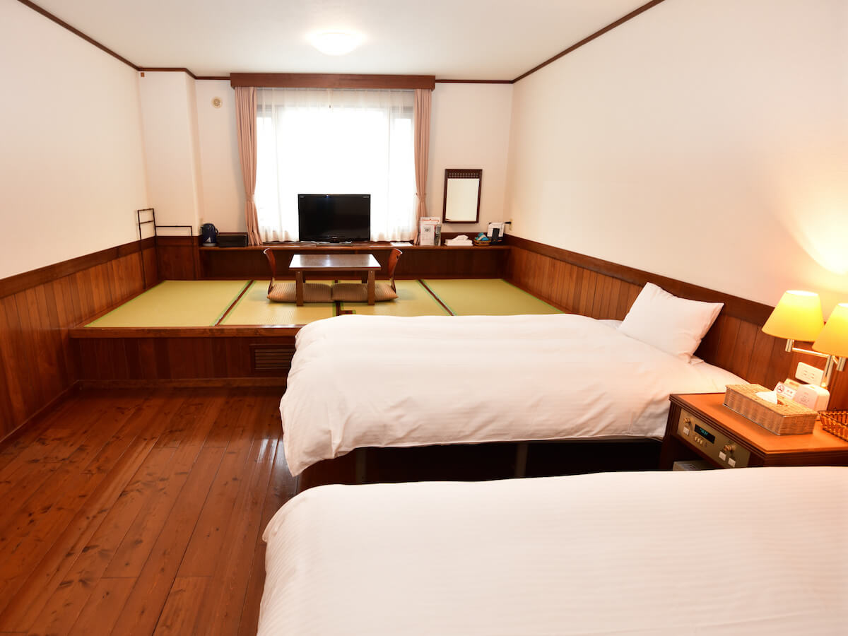 Semi Western Room Type B ( Twin beds + Japanese Tatami 4 mats )
