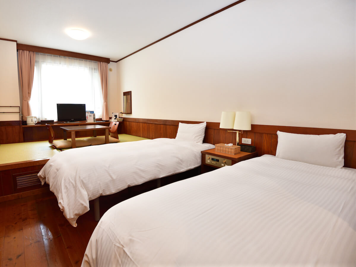 Semi Western Room TypeC ( Twin beds + Japanese Tatami 3 mats )
